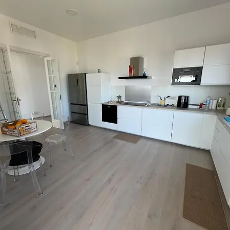Penthouse With A Sky-sea View 아파트