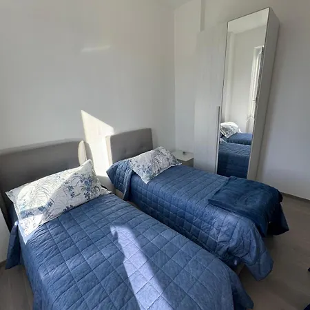아파트 Penthouse With A Sky-sea View